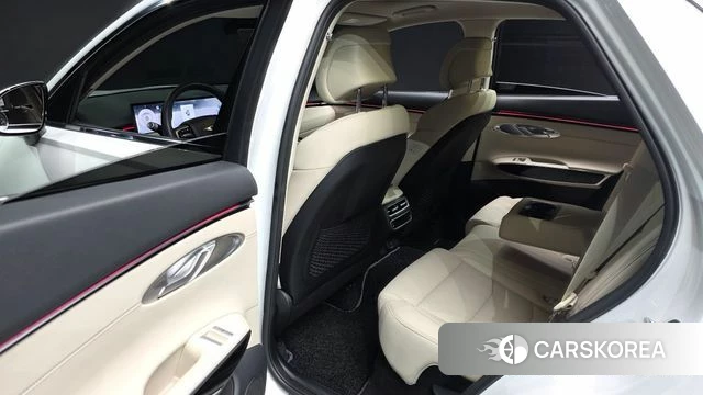 Genesis GV70 2025 Белый из Кореи, фото 2