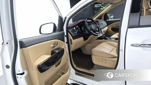 Kia The New Carnival 2019 Белый из Кореи, фото 2