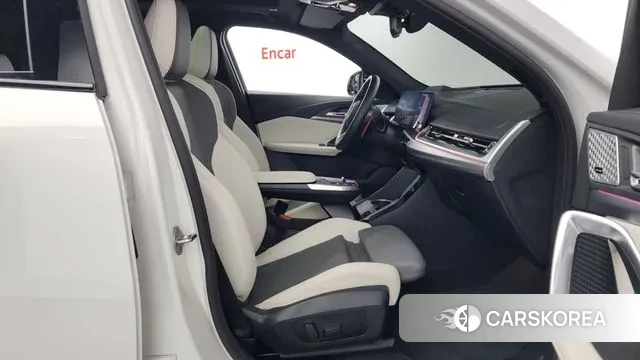 BMW X2 (U10) 2024 Белый из Кореи, фото 2