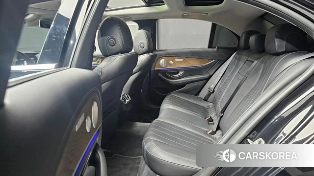Mercedes-Benz E-Class W213 2019 Черный из Кореи, фото 2