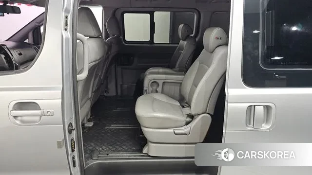 Hyundai The New Grand Starex 2018 Серебряный из Кореи, фото 2