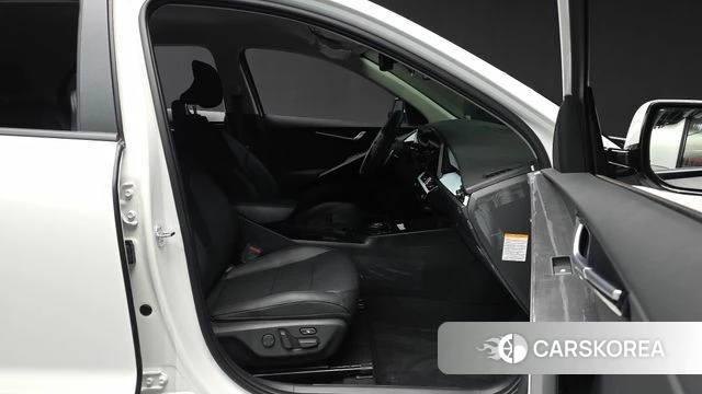 Kia Di Ol Nu Niro 2025 Белый из Кореи, фото 2