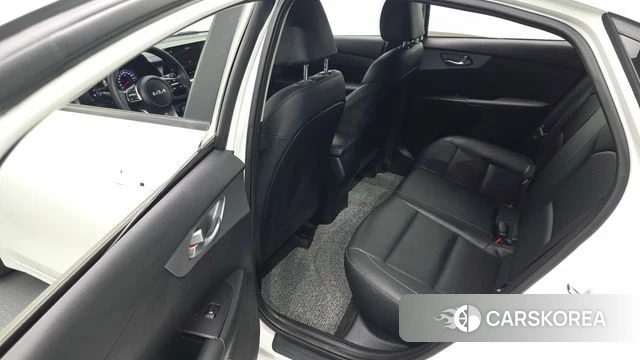 Kia The New K3 2nd generation 2022 Белый из Кореи, фото 2