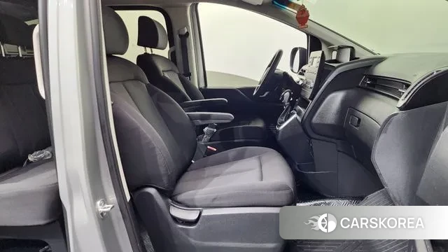 Hyundai Staria 2021 Серебряный из Кореи, фото 2