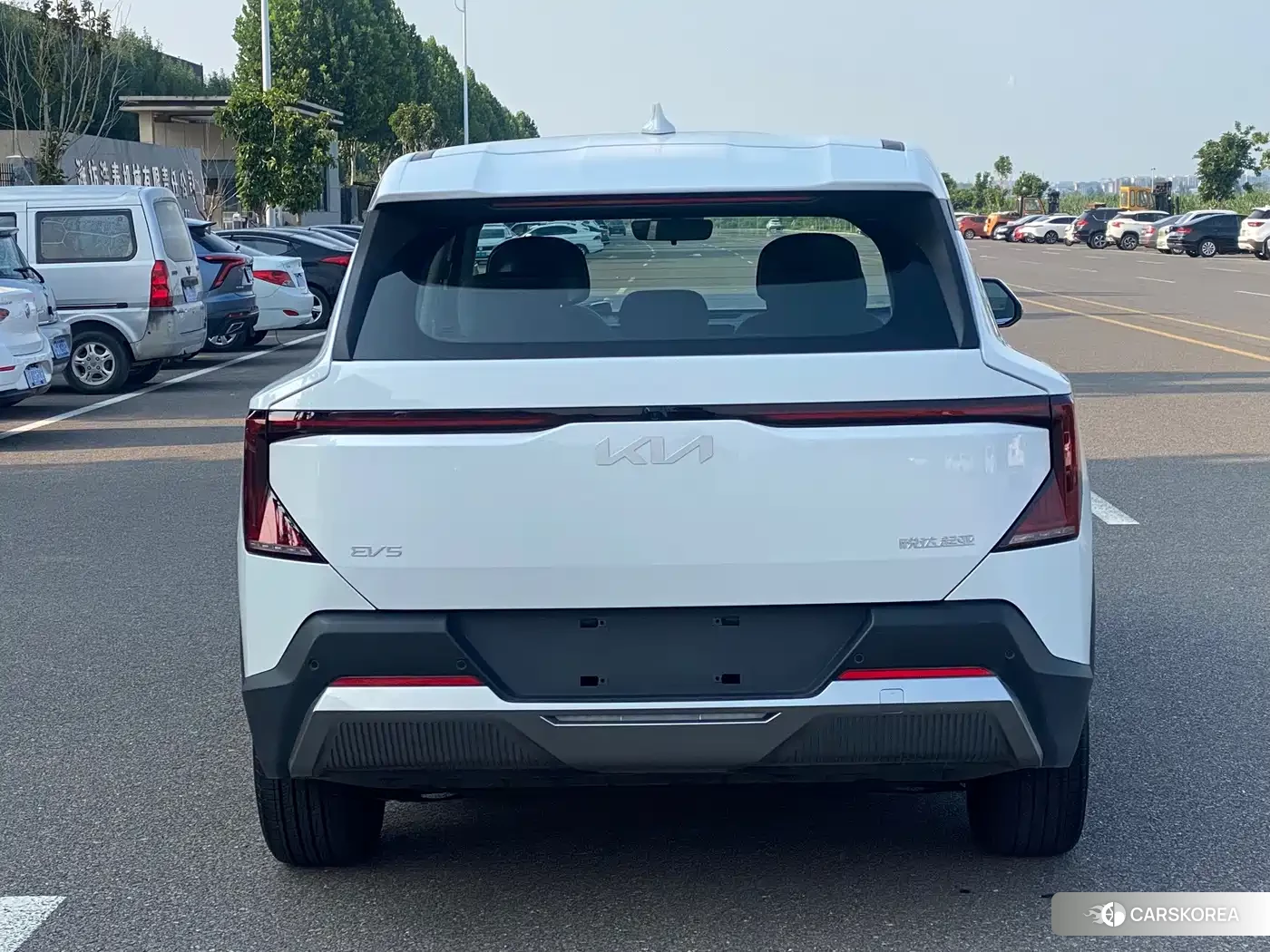 Kia EV5 2025 Белый из Китая, фото 3