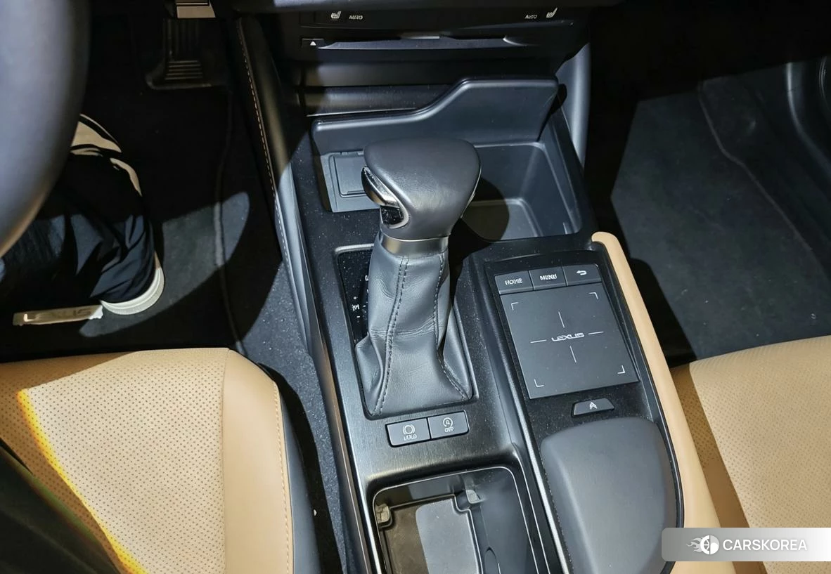 Lexus ES 2021 Серебристо-серый из Китая, фото 2