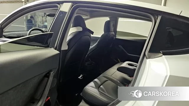 Tesla Model Y 2024 Белый из Кореи, фото 2