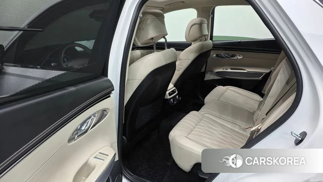 Genesis GV70 2023 Белый из Кореи, фото 2