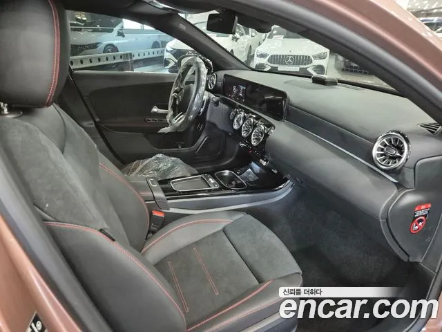 Mercedes-Benz A-Class W177 2024 Песочный из Кореи, фото 2