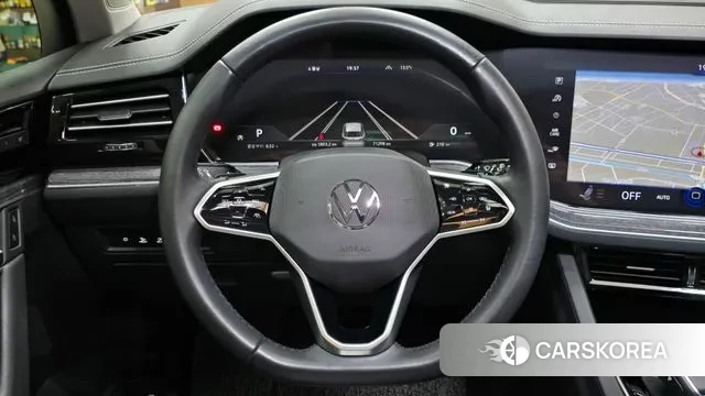 Volkswagen Touareg 3rd generation 2020 Белый из Кореи, фото 2