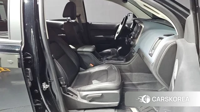 Chevrolet (GM Daewoo) Real New Colorado 2022 Черный из Кореи, фото 2