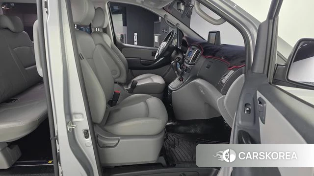 Hyundai Grand Starex 2018 Серебряный из Кореи, фото 2