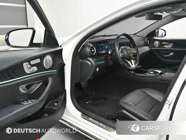 Mercedes-Benz E-Class W213 2019 Белый из Кореи, фото 2