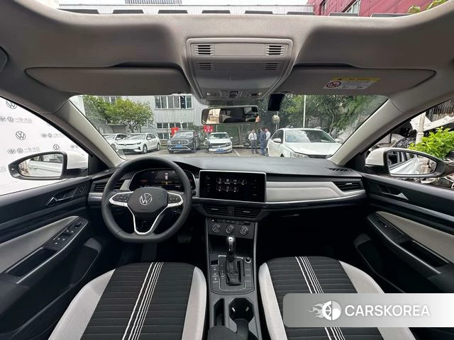 Volkswagen Bora 2023 Белый из Китая, фото 2