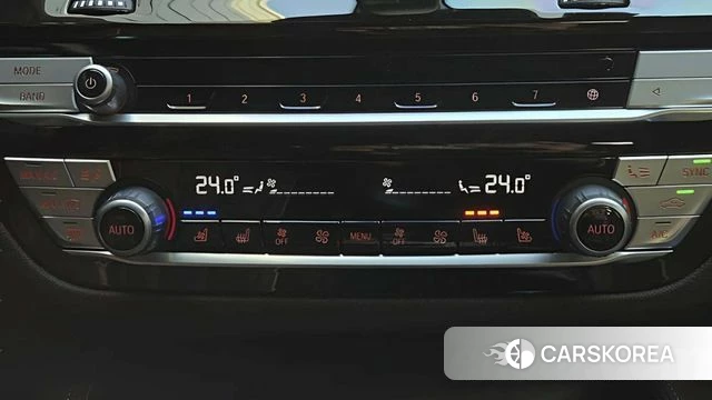 BMW 5 Series (G30) 2023 Черный из Кореи, фото 2