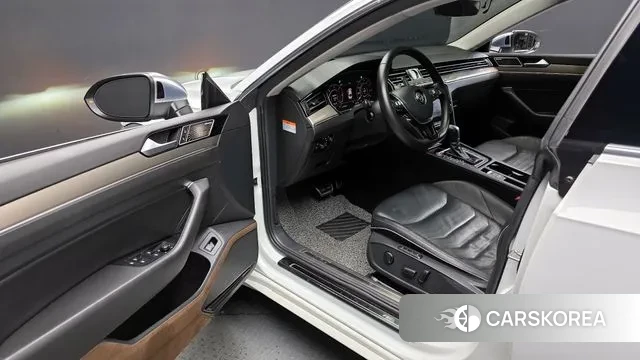 Volkswagen Arteon 2019 Белый из Кореи, фото 2