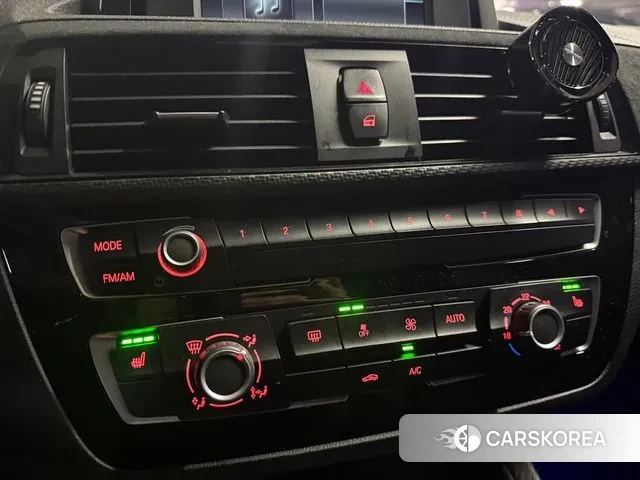 BMW 1 Series (F20) 2018 Черный из Кореи, фото 2