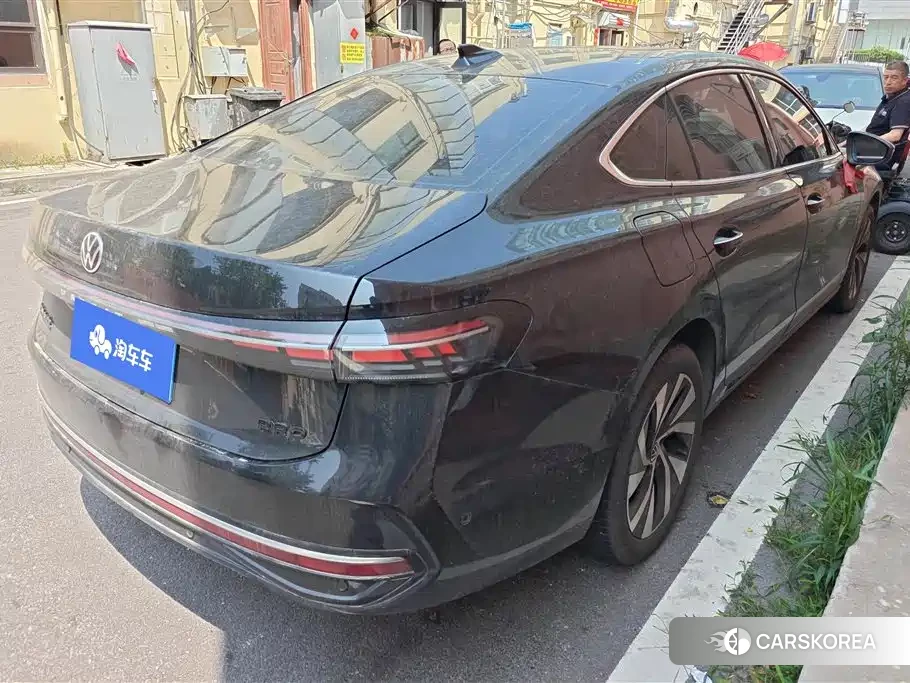 Volkswagen Passat 2025 Черный из Китая, фото 2