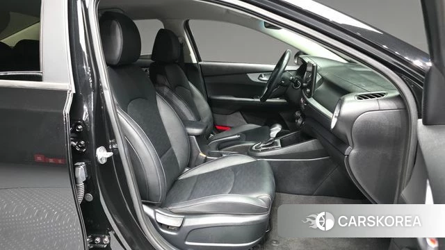 Kia The New K3 2nd generation 2022 Черный из Кореи, фото 2
