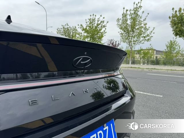 Hyundai Elantra 2022 Черный из Китая, фото 2