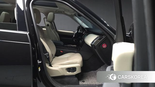Land Rover Discovery 5 2019 Черный из Кореи, фото 2