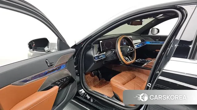 BMW 7 Series (G70) id 3103894 из Кореи 2