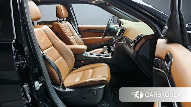 Jeep Grand Cherokee 2021 Черный из Кореи, фото 2