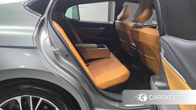 Toyota Camry (XV80) 2025 Серый из Кореи, фото 2