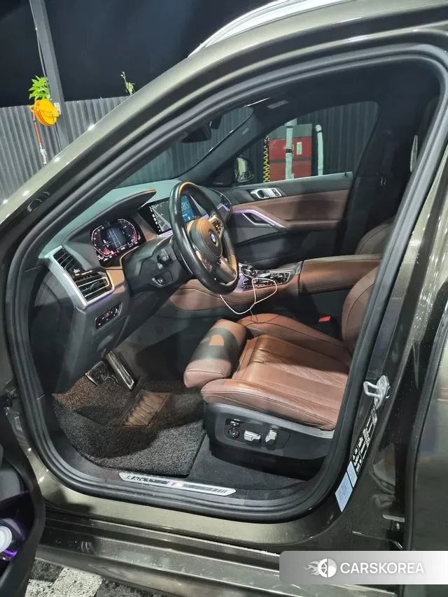 BMW X6 (G06) 2023 Песочный из Кореи, фото 2