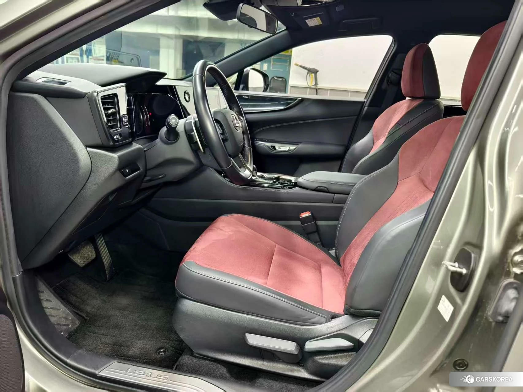 Lexus NX 2021 Серебристо-серый из Китая, фото 2