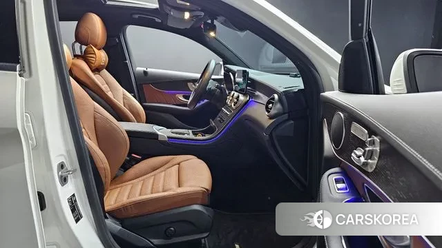 Mercedes-Benz GLC-Class X253 2023 Белый из Кореи, фото 2