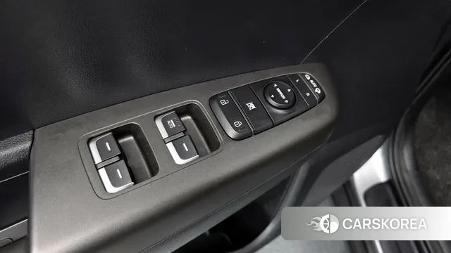 Kia Sportage The Bold 2021 Серебристо-серый из Кореи, фото 2