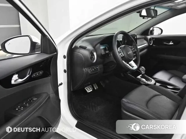 Kia The New K3 2nd generation 2024 Белый из Кореи, фото 2