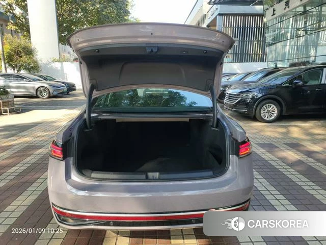 Volkswagen Passat 2024 Темно-серый из Китая, фото 2