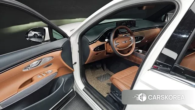 Genesis GV70 2023 Белый из Кореи, фото 2