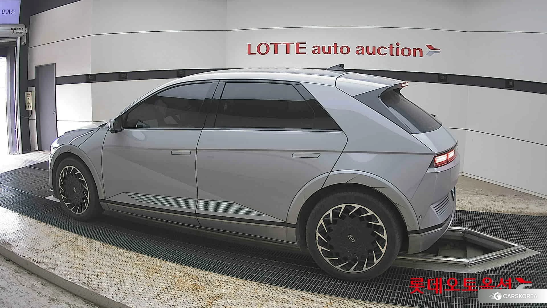 Hyundai IONIQ 5 2022 Cyber Grey Metallic из Кореи, фото 2