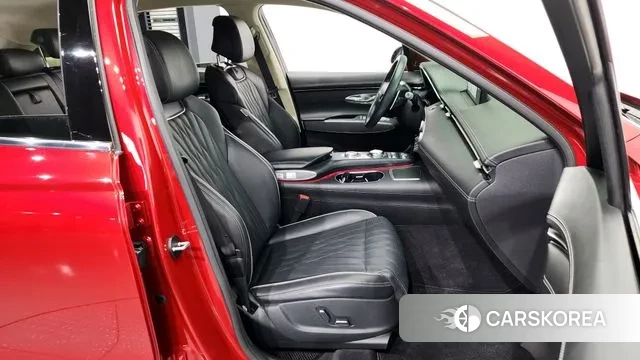 Genesis GV70 2023 Красный из Кореи, фото 2