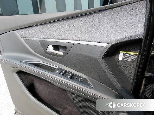 Peugeot 5008 second generation 2019 Черный из Кореи, фото 2