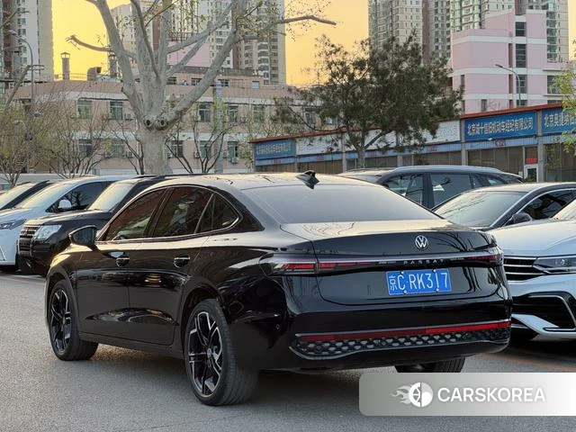 Volkswagen Passat 2025 Черный из Китая, фото 2