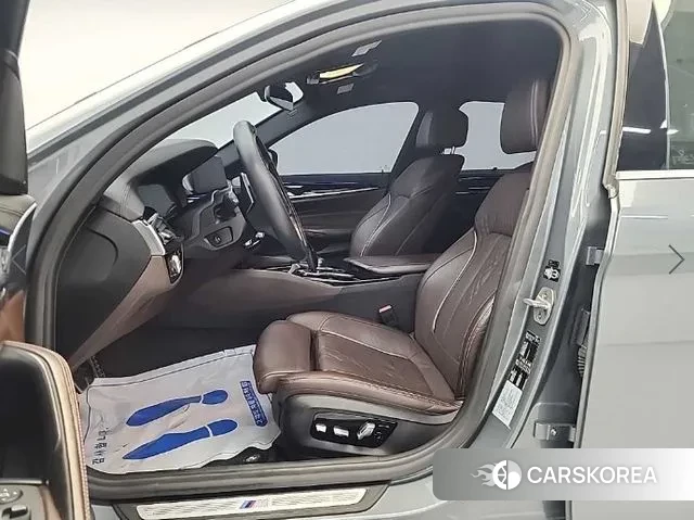 BMW 5 Series (G30) 2019 Черный из Кореи, фото 2