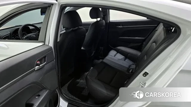 Hyundai Avante AD 2018 Белый из Кореи, фото 2