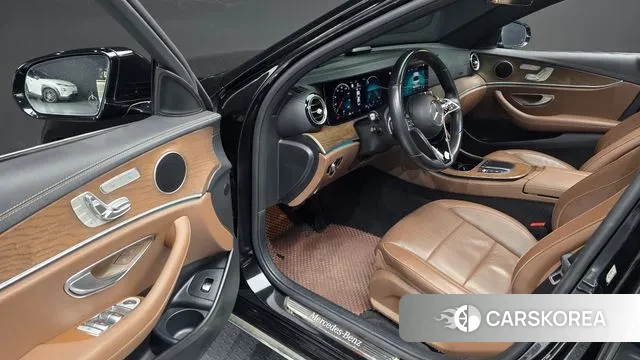 Mercedes-Benz E-Class W213 2021 Черный из Кореи, фото 2