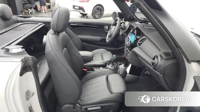 Mini Cooper S Convertible 2023 Белый из Кореи, фото 2