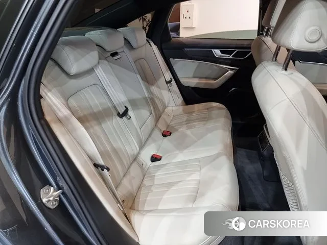 Audi A6 (C8) 2023 Серый из Кореи, фото 2