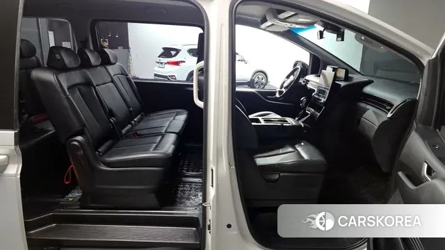 Hyundai Staria 2022 Белый из Кореи, фото 2