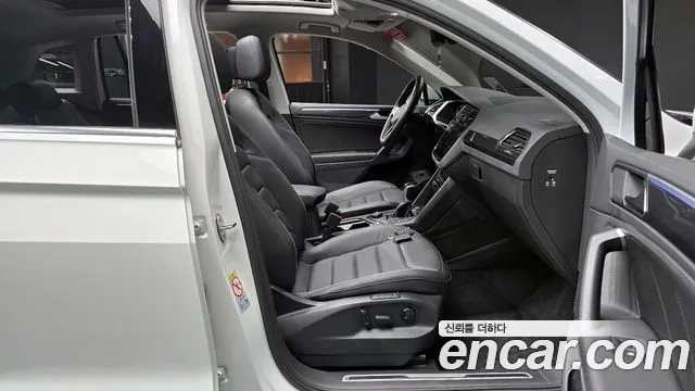 Volkswagen Tiguan second Generation 2023 Белый из Кореи, фото 2
