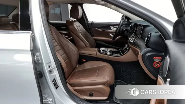 Mercedes-Benz E-Class W213 2019 Серебряный из Кореи, фото 2