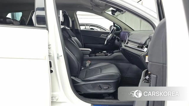 Kia Sportage 5th Generation Hybrid 2023 Белый из Кореи, фото 2