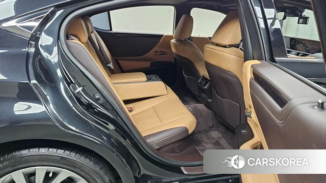 Lexus ES300h 7th generation 2021 Черный из Кореи, фото 2