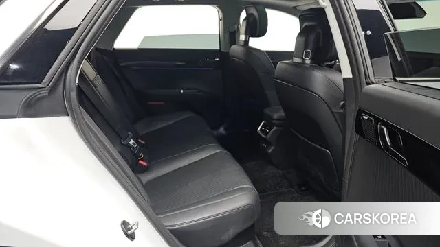 Hyundai Grandeur Hybrid (GN7) 2023 Белый из Кореи, фото 2